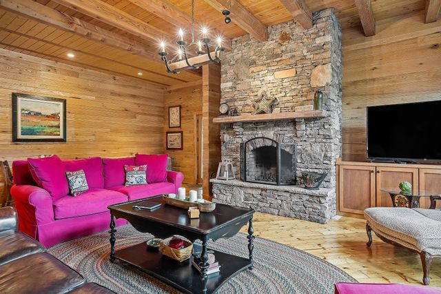 4042 Rocky Ridge Rd, Rock Island, TN 38581