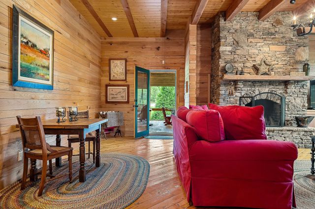 4042 Rocky Ridge Rd, Rock Island, TN 38581