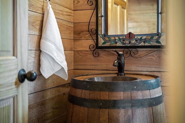 4042 Rocky Ridge Rd, Rock Island, TN 38581