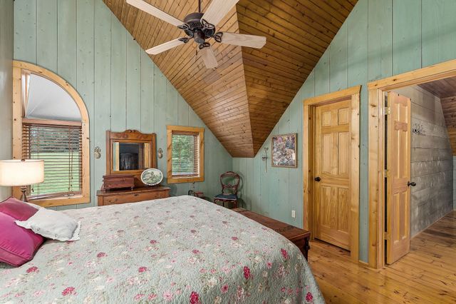 4042 Rocky Ridge Rd, Rock Island, TN 38581