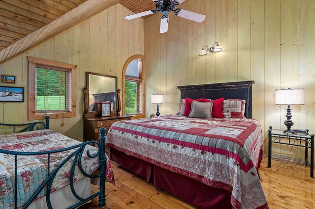 4042 Rocky Ridge Rd, Rock Island, TN 38581