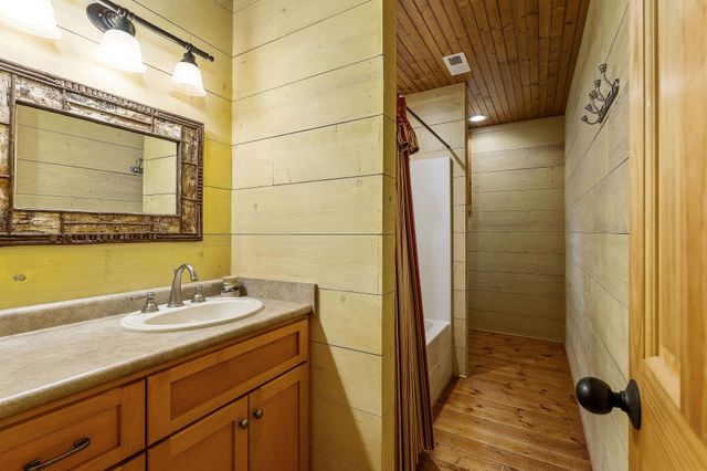 4042 Rocky Ridge Rd, Rock Island, TN 38581