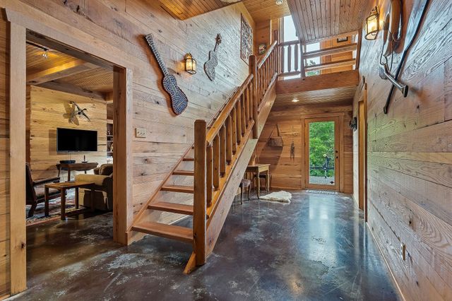 4042 Rocky Ridge Rd, Rock Island, TN 38581