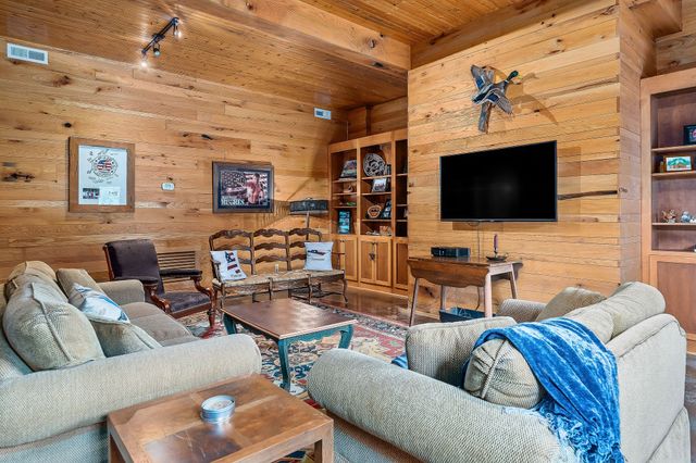 4042 Rocky Ridge Rd, Rock Island, TN 38581