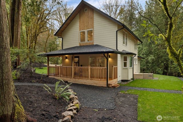 120 E Stadium Lane, Grapeview, WA 98546