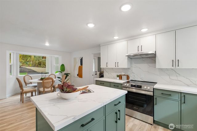 120 E Stadium Lane, Grapeview, WA 98546