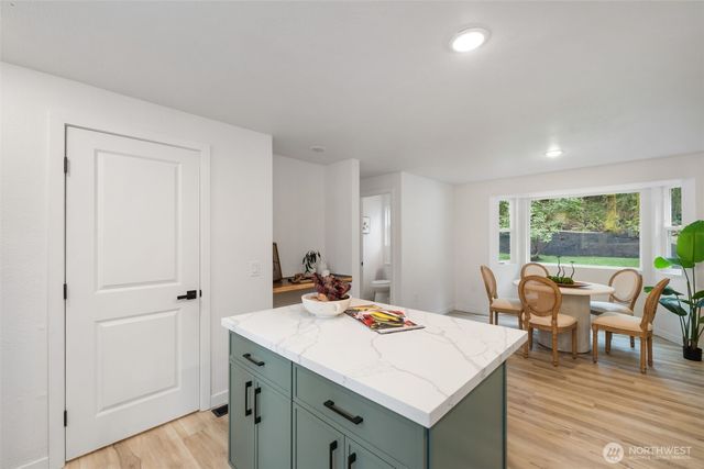 120 E Stadium Lane, Grapeview, WA 98546