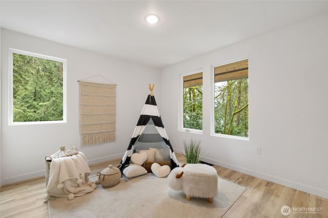 120 E Stadium Lane, Grapeview, WA 98546