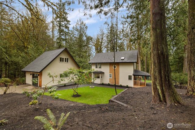 120 E Stadium Lane, Grapeview, WA 98546