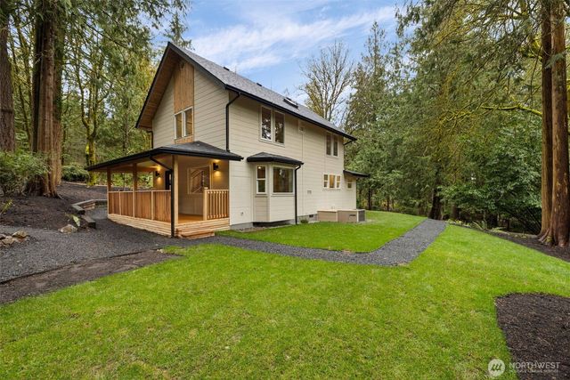 120 E Stadium Lane, Grapeview, WA 98546