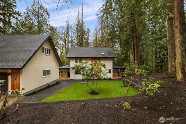 120 E Stadium Lane, Grapeview, WA 98546