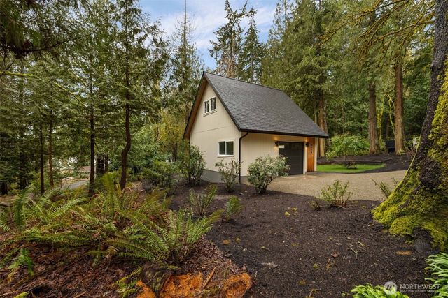 120 E Stadium Lane, Grapeview, WA 98546