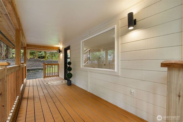 120 E Stadium Lane, Grapeview, WA 98546