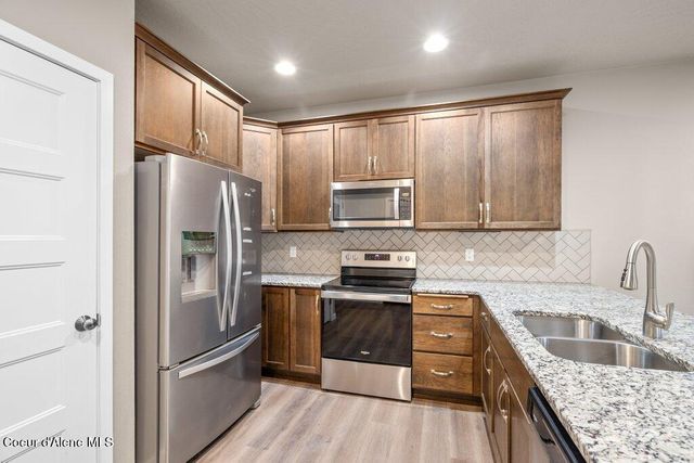 2067 W ALSEA LOOP, Post Falls, ID 83854