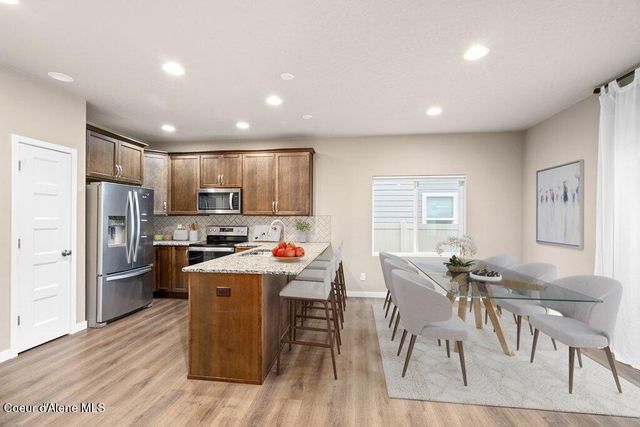 2067 W ALSEA LOOP, Post Falls, ID 83854