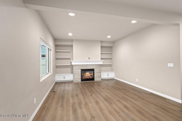 2067 W ALSEA LOOP, Post Falls, ID 83854