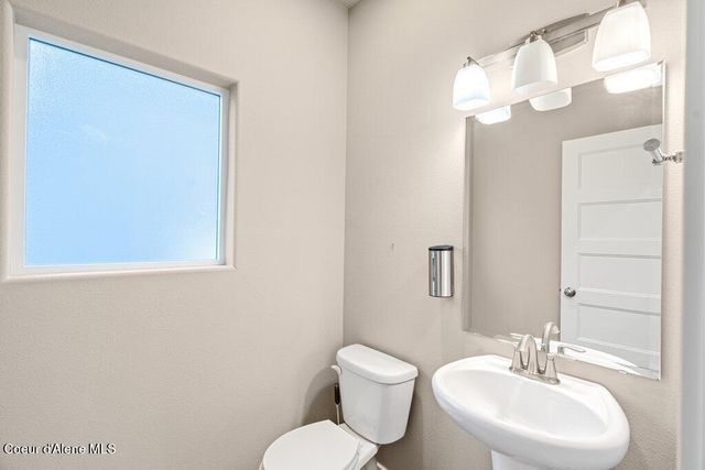 2067 W ALSEA LOOP, Post Falls, ID 83854