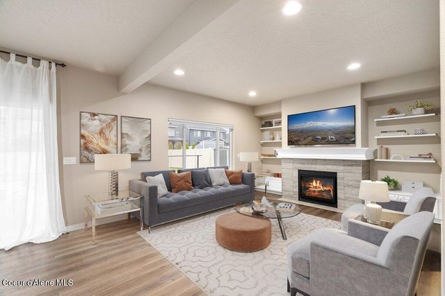 2067 W ALSEA LOOP, Post Falls, ID 83854