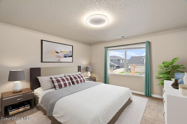 2067 W ALSEA LOOP, Post Falls, ID 83854