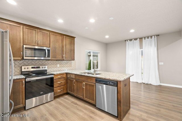 2067 W ALSEA LOOP, Post Falls, ID 83854