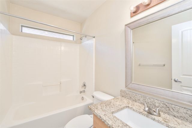 2012 Kings Forest Drive, Heartland, TX 75126