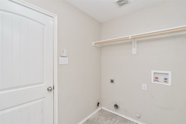 2012 Kings Forest Drive, Heartland, TX 75126