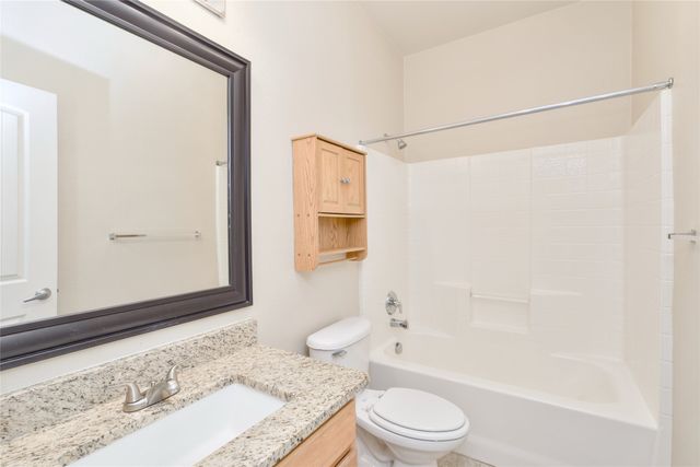 2012 Kings Forest Drive, Heartland, TX 75126