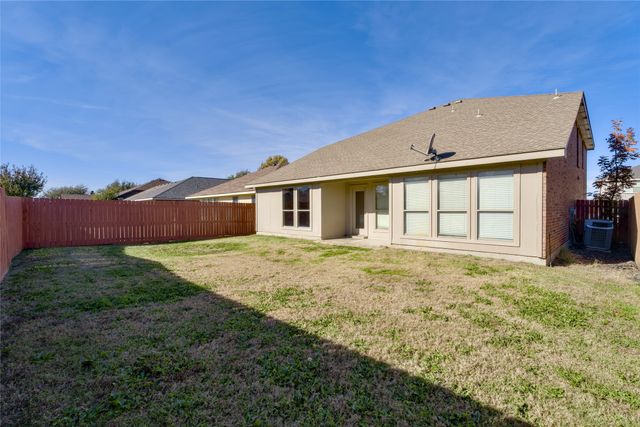2012 Kings Forest Drive, Heartland, TX 75126