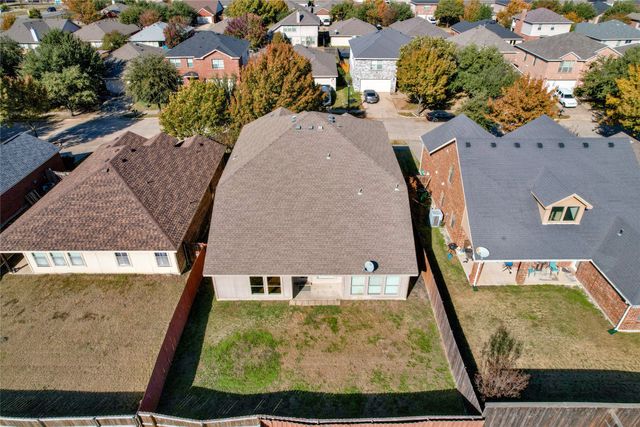 2012 Kings Forest Drive, Heartland, TX 75126