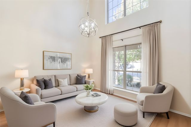 2012 Kings Forest Drive, Heartland, TX 75126