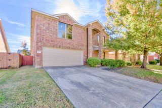 2012 Kings Forest Drive, Heartland, TX 75126