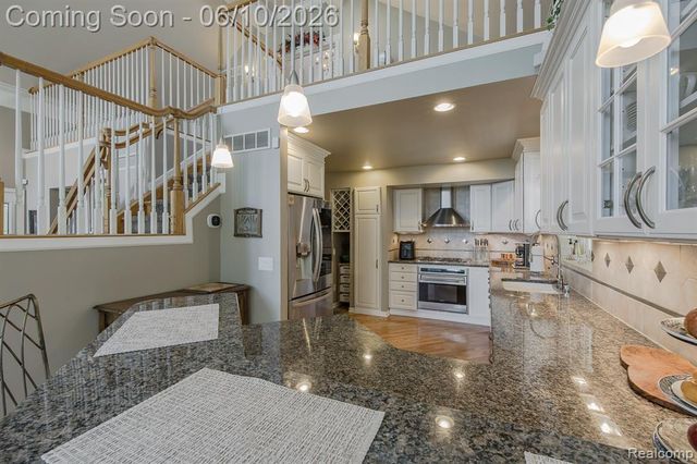4780 Hillcrest Drive, Clarkston, MI 48346