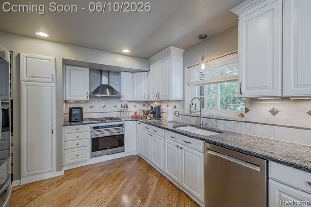 4780 Hillcrest Drive, Clarkston, MI 48346