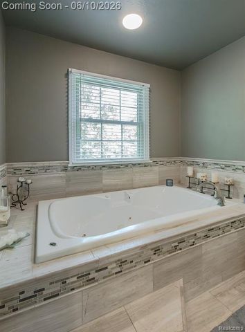 4780 Hillcrest Drive, Clarkston, MI 48346