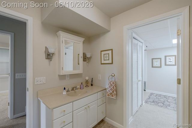 4780 Hillcrest Drive, Clarkston, MI 48346