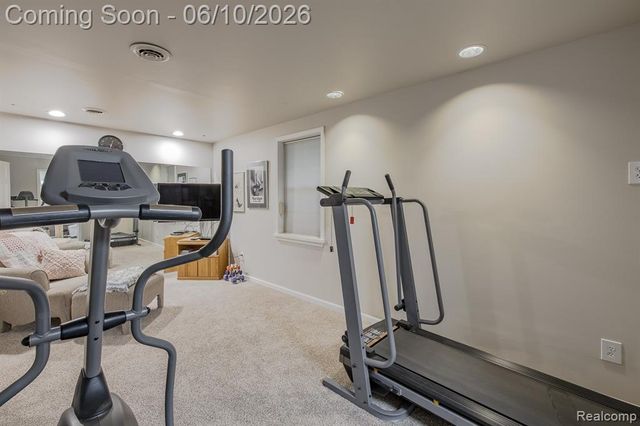 4780 Hillcrest Drive, Clarkston, MI 48346
