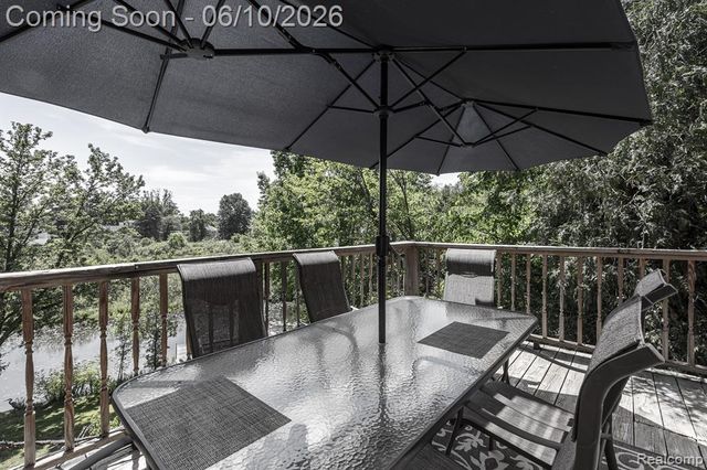 4780 Hillcrest Drive, Clarkston, MI 48346