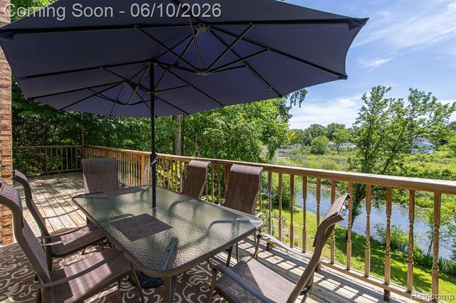 4780 Hillcrest Drive, Clarkston, MI 48346