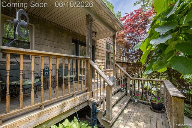 4780 Hillcrest Drive, Clarkston, MI 48346