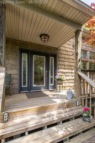 4780 Hillcrest Drive, Clarkston, MI 48346