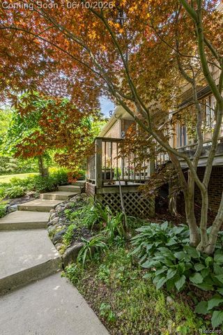 4780 Hillcrest Drive, Clarkston, MI 48346