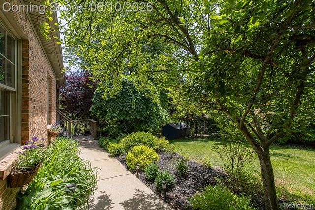 4780 Hillcrest Drive, Clarkston, MI 48346