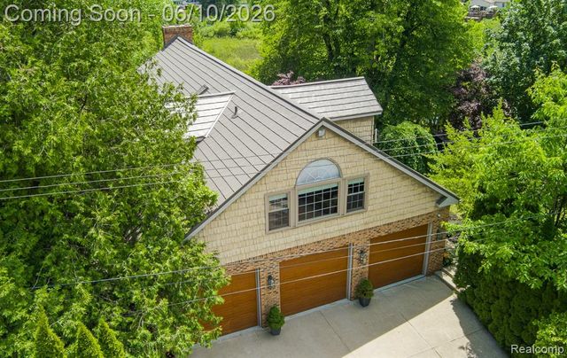 4780 Hillcrest Drive, Clarkston, MI 48346