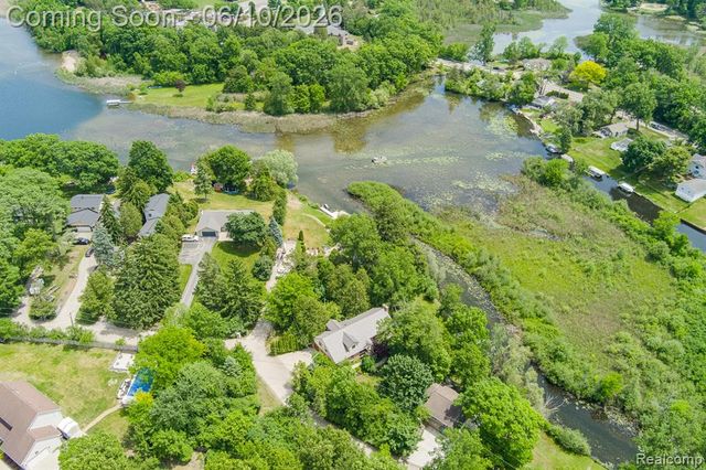 4780 Hillcrest Drive, Clarkston, MI 48346