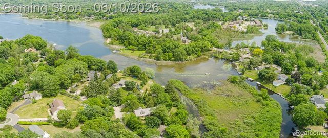 4780 Hillcrest Drive, Clarkston, MI 48346