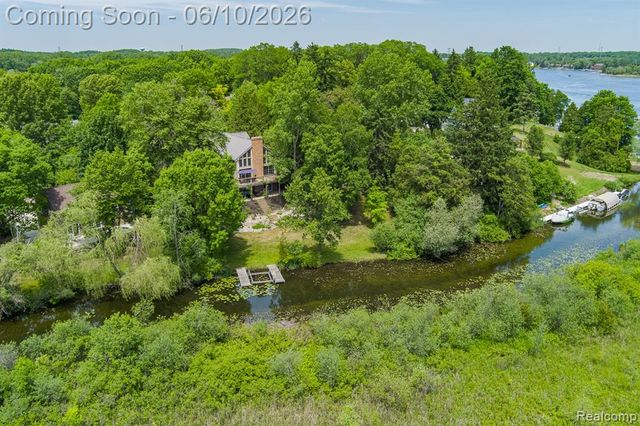 4780 Hillcrest Drive, Clarkston, MI 48346