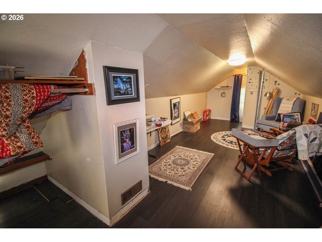 872 E BRIDGE St, Vernonia, OR 97064