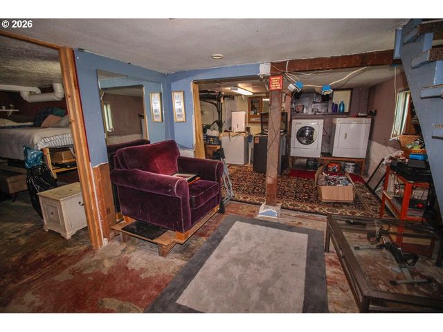 872 E BRIDGE St, Vernonia, OR 97064