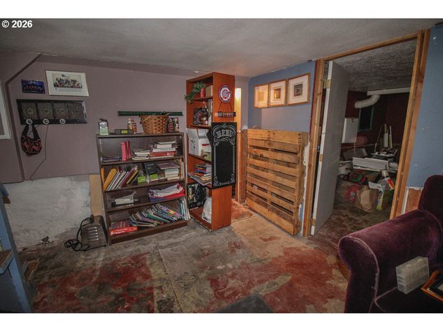 872 E BRIDGE St, Vernonia, OR 97064