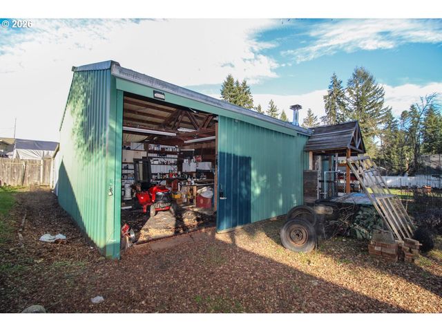 872 E BRIDGE St, Vernonia, OR 97064